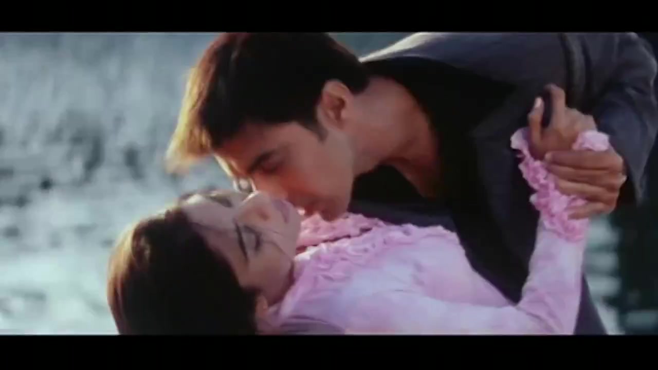 Kiss frame for clip 9
